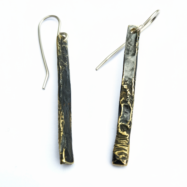 E24 - Long Reticulated Brass 