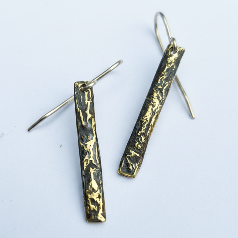 E23 - Medium Reticulated Brass 